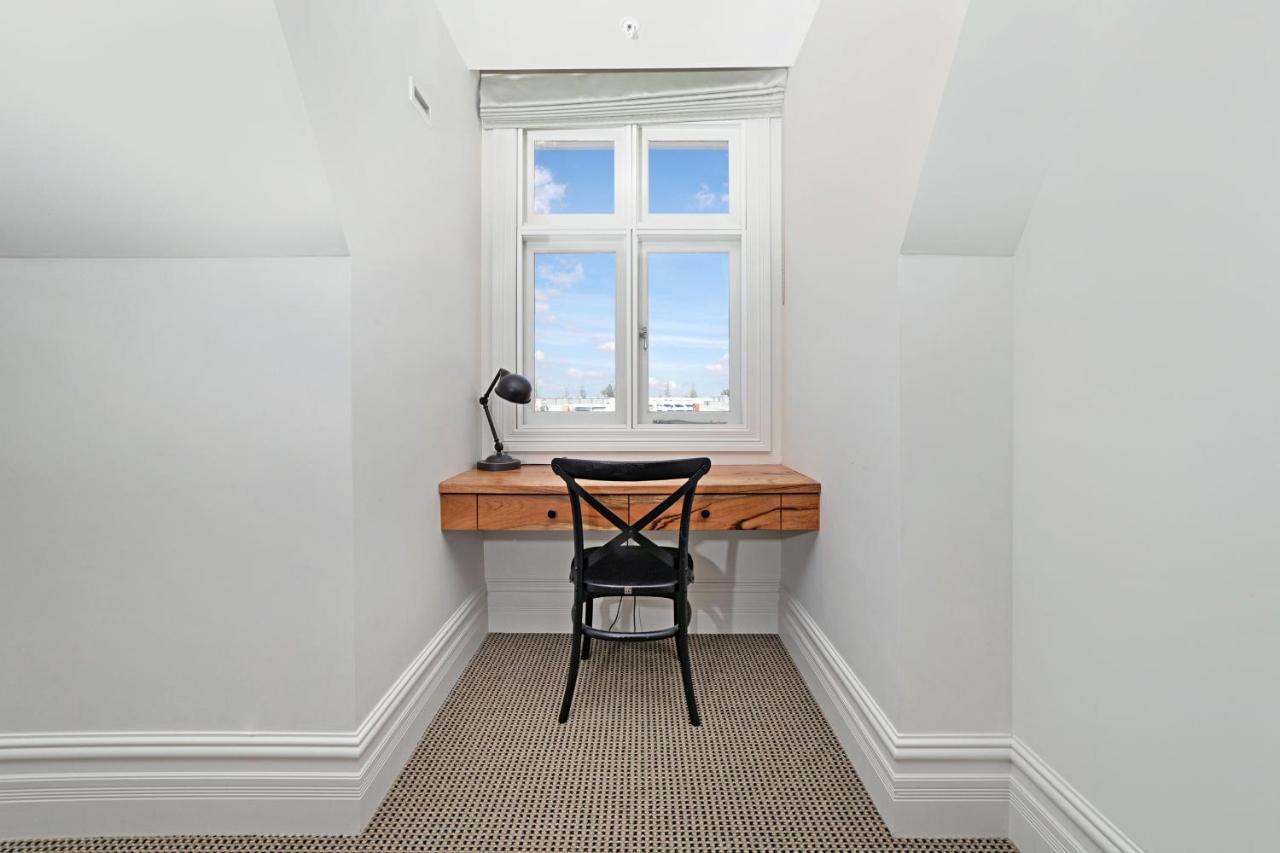 The National Hotel Fremantle